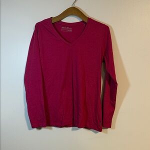 Eddie Bauer, long sleeve V-neck shirt